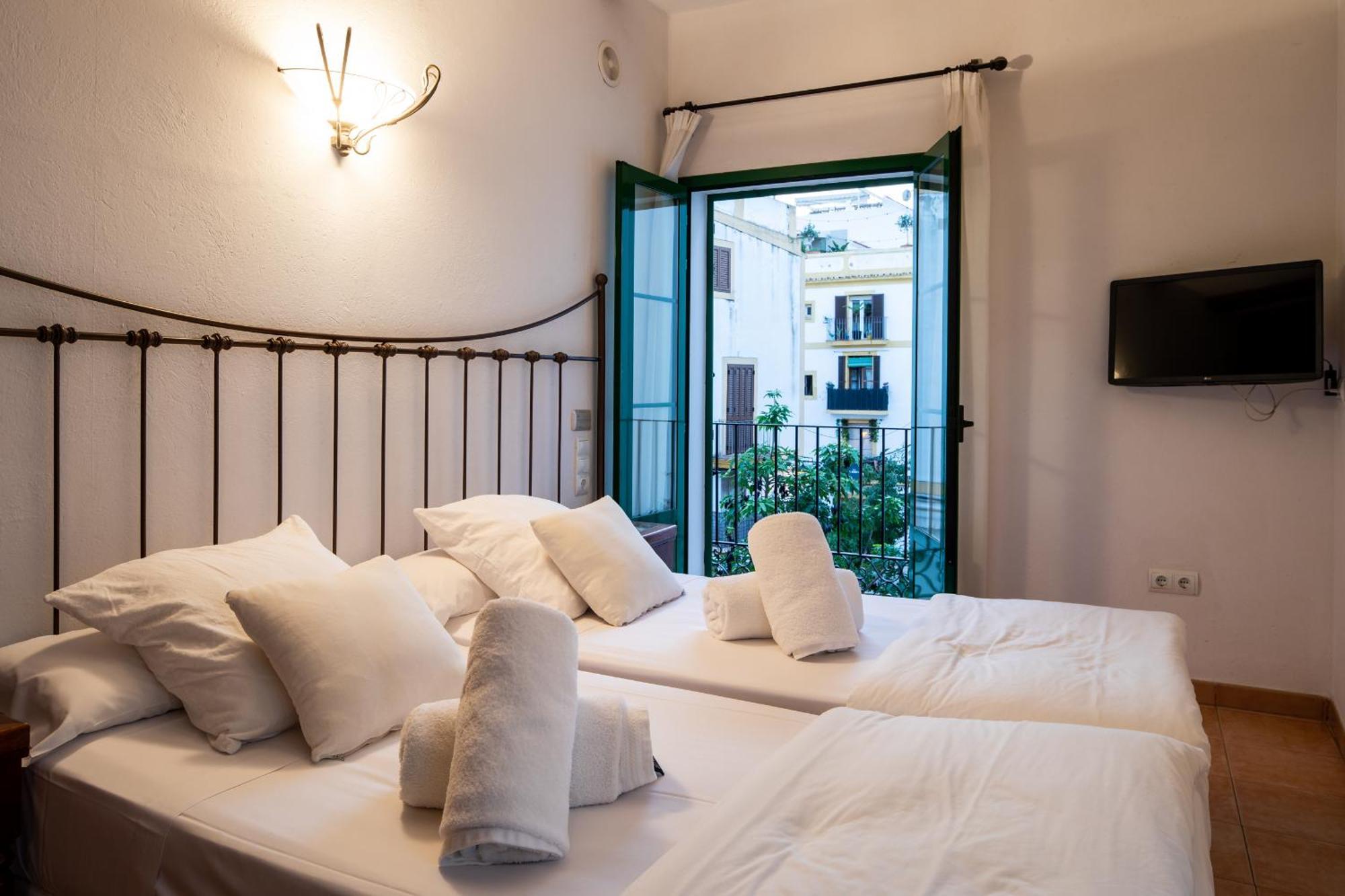 Apartamentos Mariano Ibiza Town Exterior photo